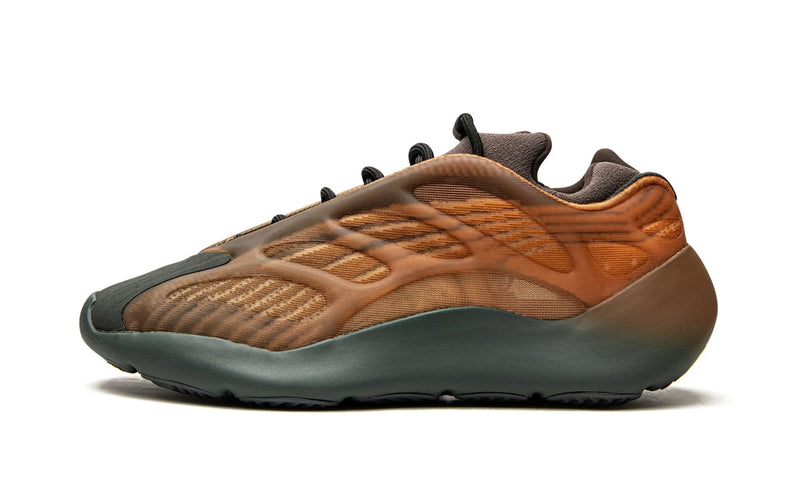 Yeezy 700 V3 Copper Fade / 8 Yeezy 700 V3 Copper Fade / 8